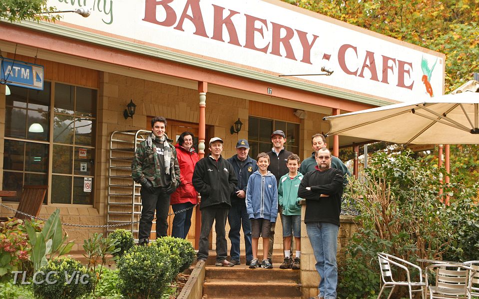 08-Convoy at Marysville Bakery.JPG